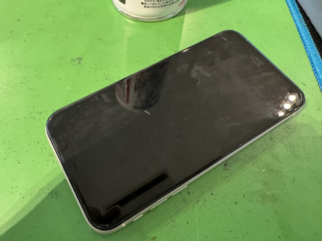 電池が劣化して減りが早くなったiPhone 11をフェニックス横浜関内本店で受付