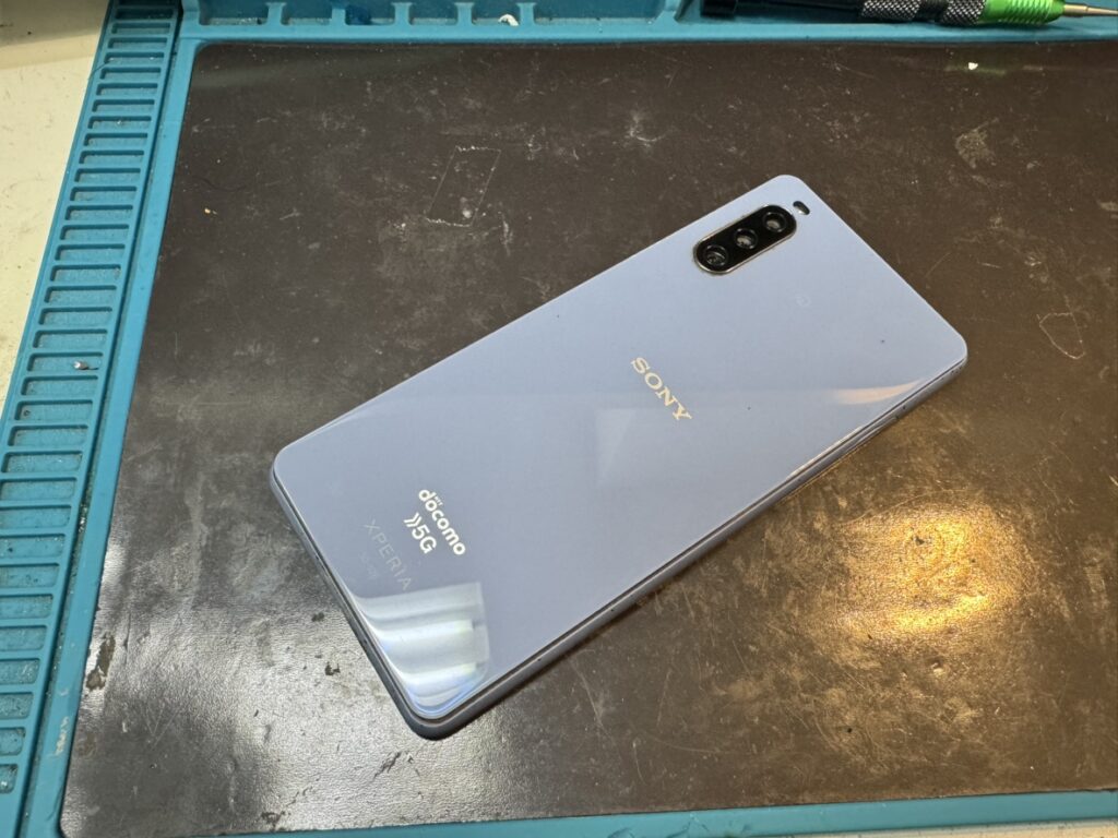 画面が割れてタッチ操作ができなくなったXperia 10 IIIをフェニックス関内2号店で受付