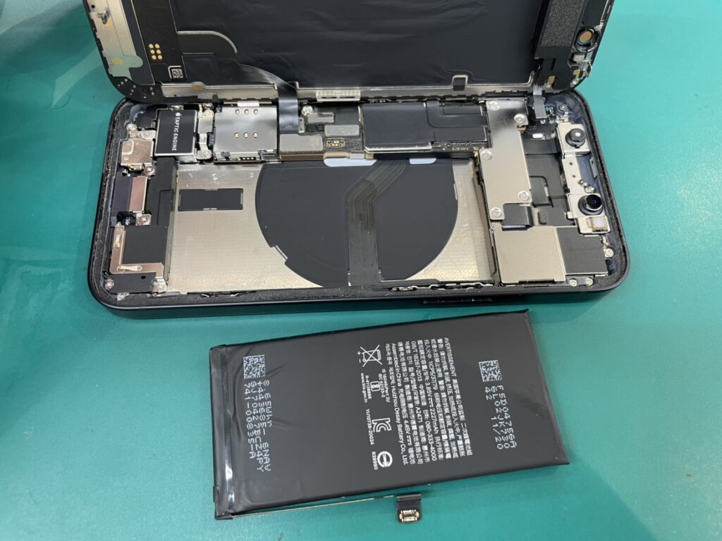 iPhone12mini バッテリー交換　横浜