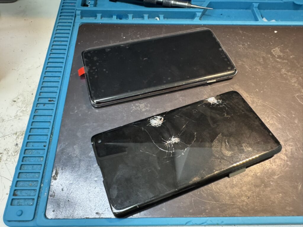 画面交換が完了し、美しい表示が蘇ったGalaxy S10の本体