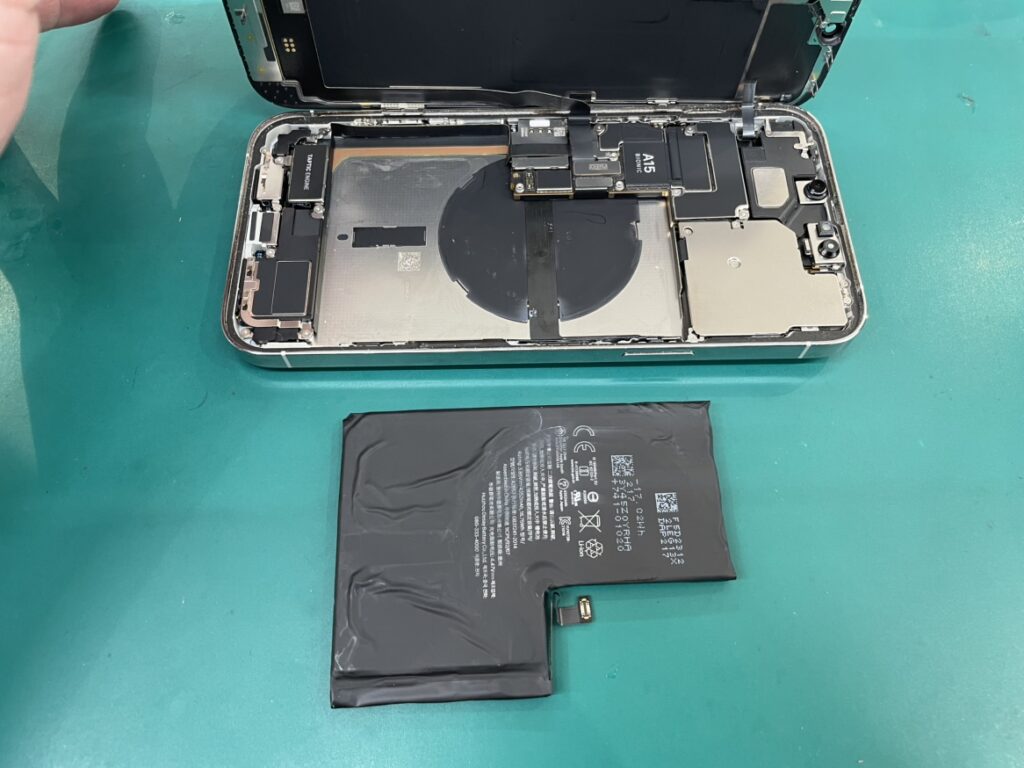 iPhone13ProMAX バッテリー交換 即日