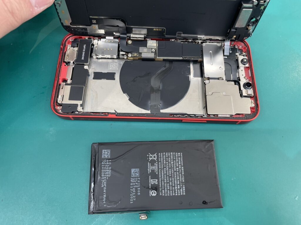 iPhone12mini 電池交換 内部清掃 即日修理 横須賀