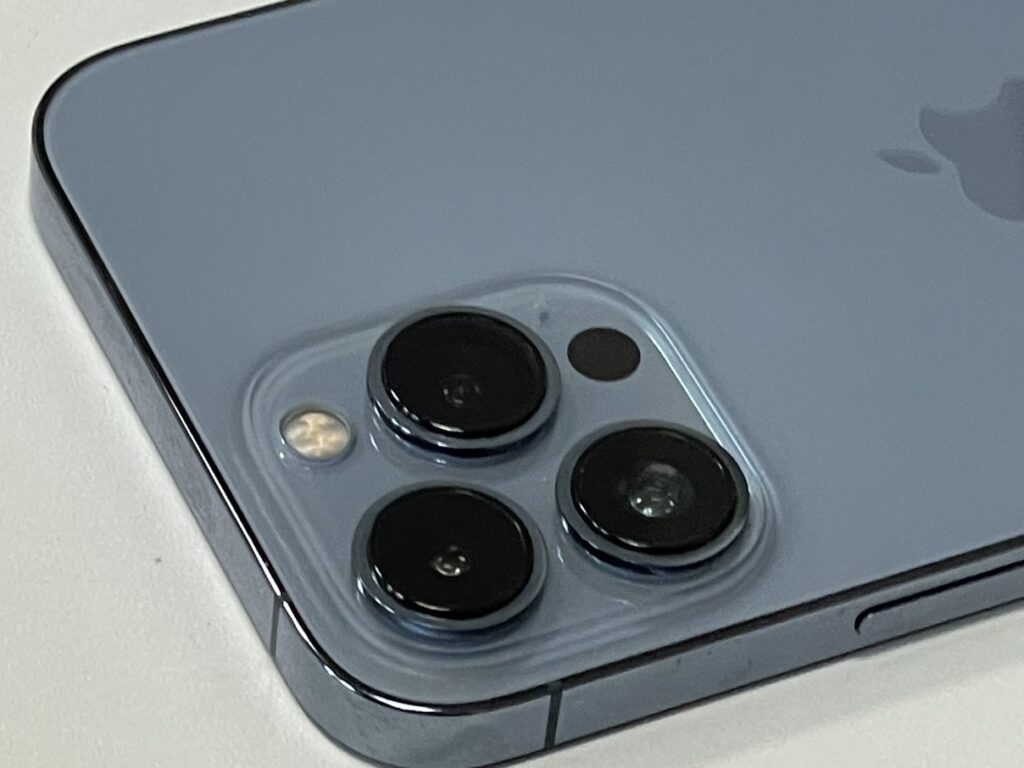 iPhone13Pro　カメラレンズ修理　関内