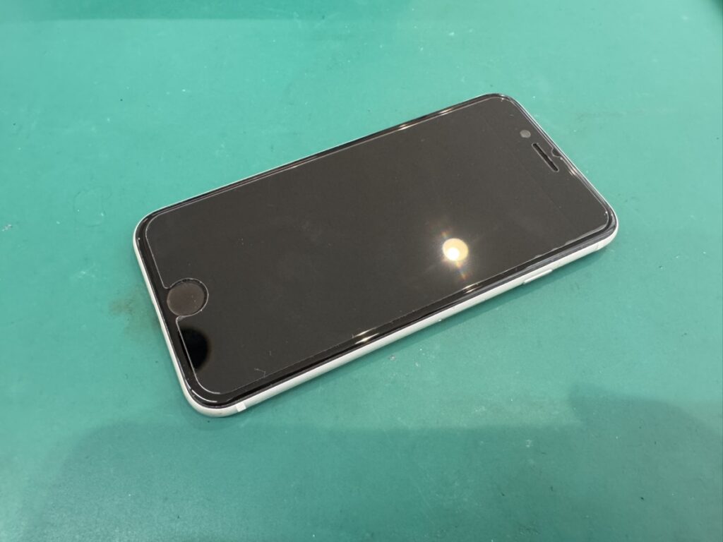 劣化したiPhoneSE2のバッテリー最大容量を確認する修理前