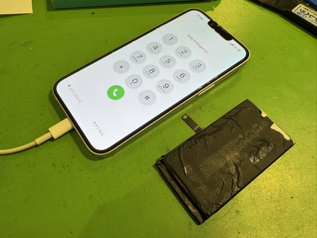 バッテリー交換を終えて最大容量が100%に復活したiPhone