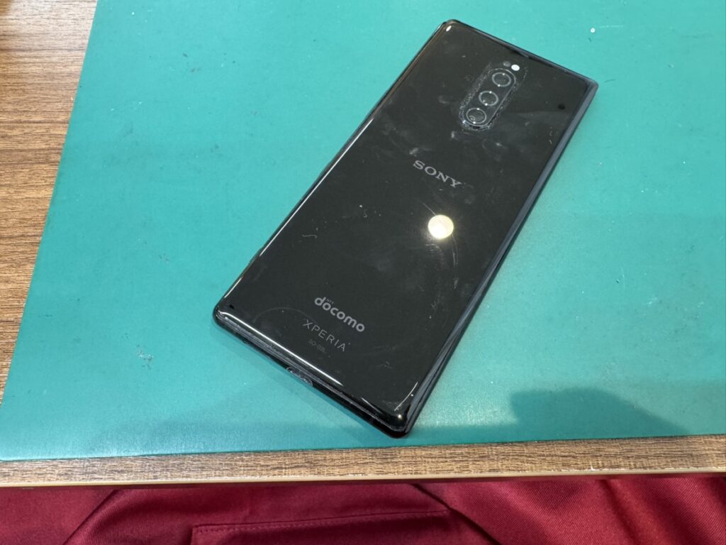 横須賀エリアから受付したバッテリーが劣化し電池の減りが早いXperia 1