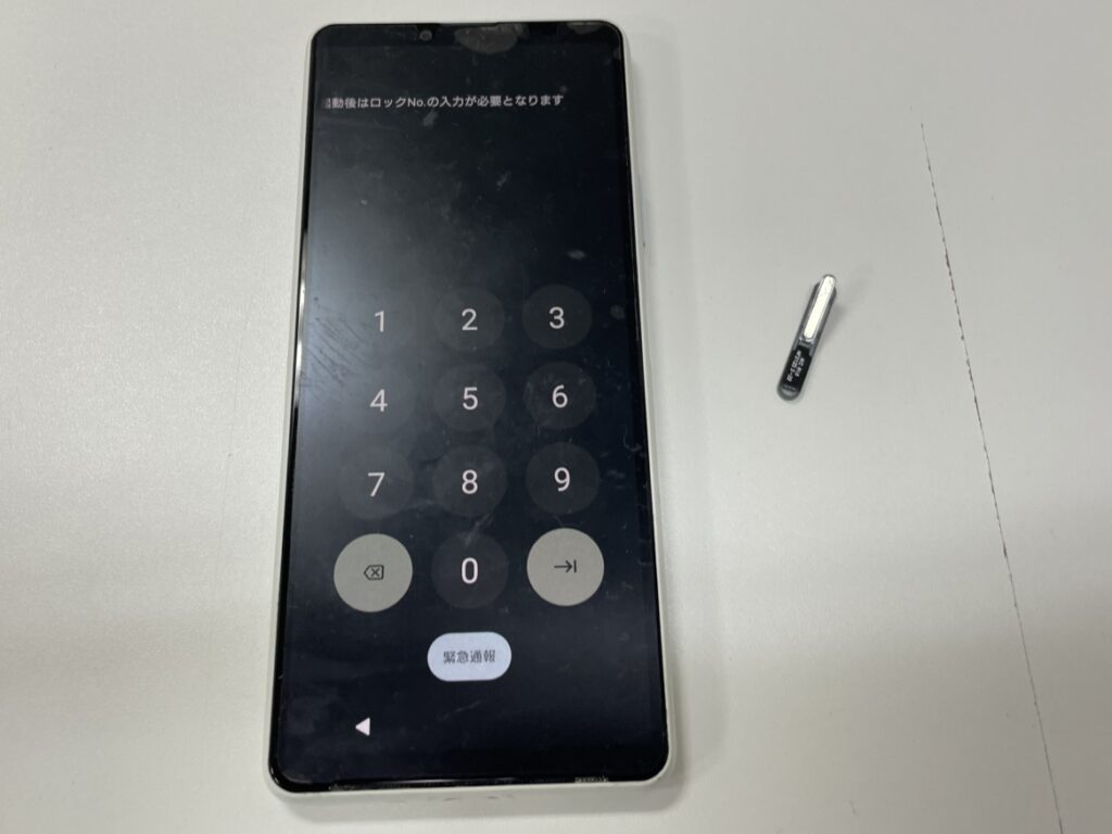 新しい電源ボタンパーツへの交換が完了し、データそのままで電源起動と指紋認証がスムーズに動くようになったXperia10Ⅲ
