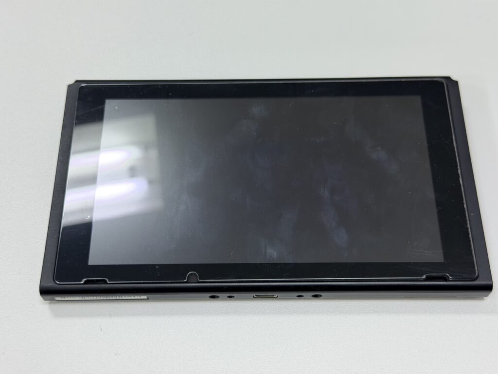 充電の減りが早くなり、内部が高熱になってしまうNintendo Switchの本体。