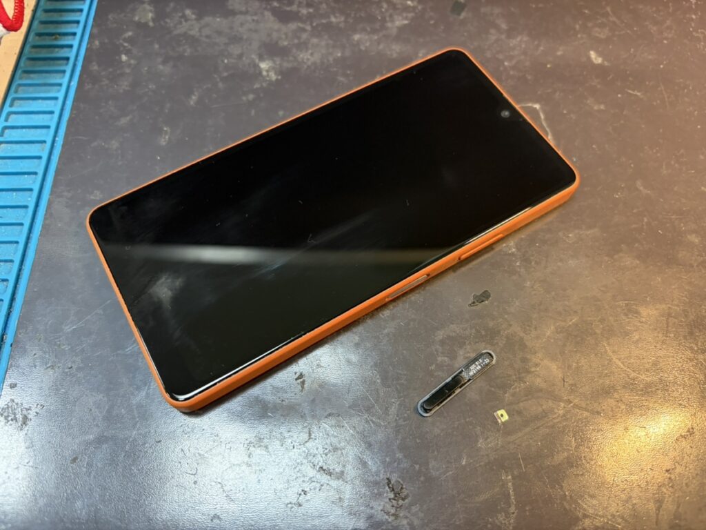 Xperia Ace IIIのバッテリー交換が完了した修理後の状態