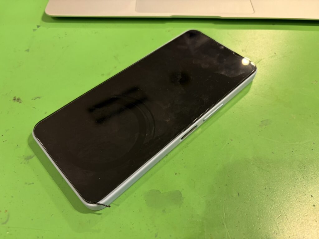 AQUOS wish4のスピーカーから音が出ない修理前の状態