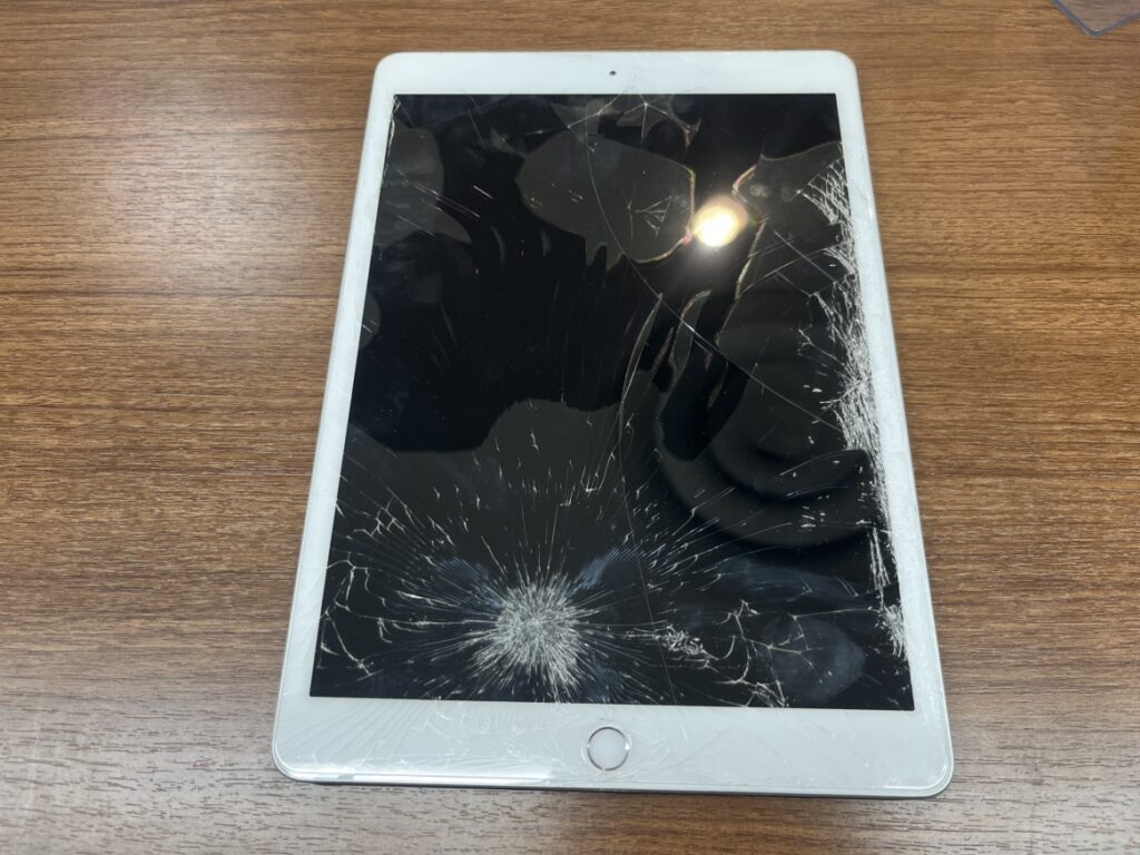 iPad (第7世代) ガラス割れ タッチパネル破損修理 横須賀