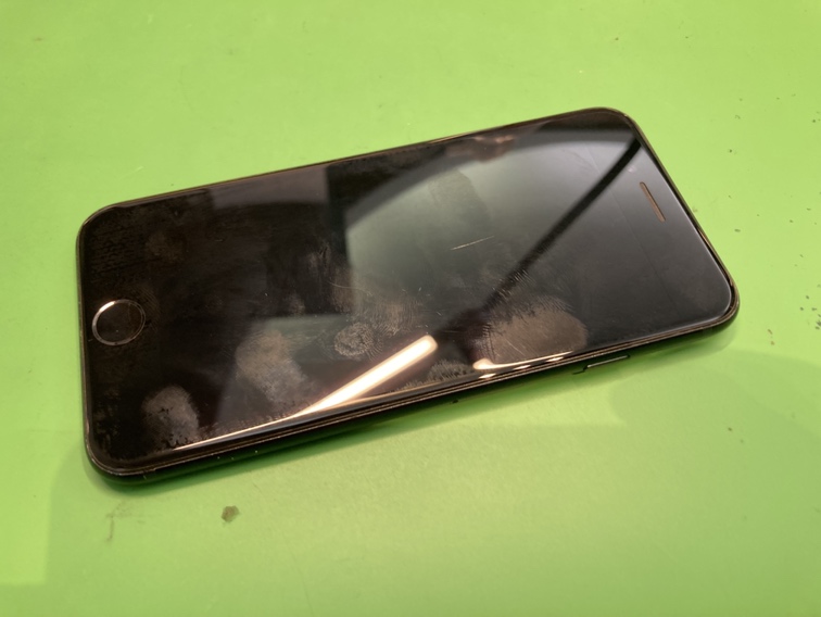 作業前：iPhone SE3の電池持ちが悪くなった修理前の状態